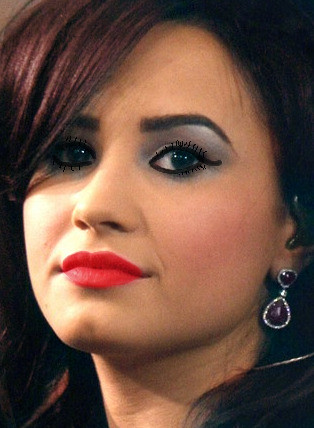 Hey, this is quick tutorial on how to do your makeup like Demi Lovato in her