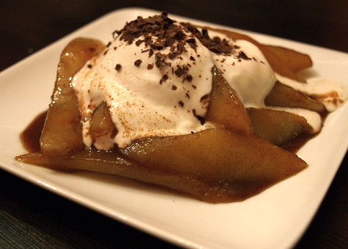 caramelized pears with mascarpone whipped cream