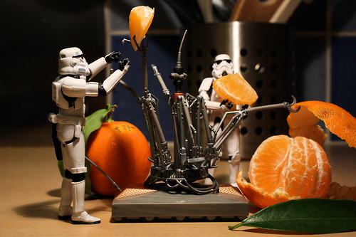 Clementine-peeler droid