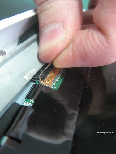 MacBook Unibody LCD connector