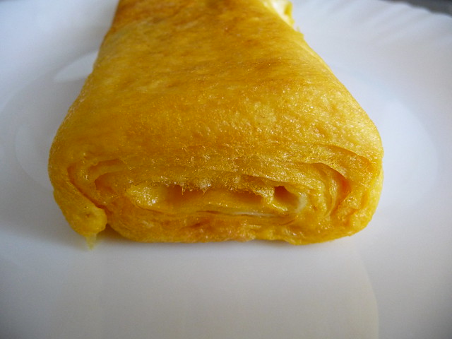 Japanese rolled omelette 出し巻き卵
