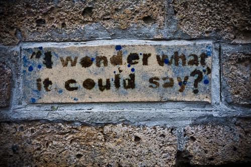 I Wonder What It Could Say? garryknight/Flickr