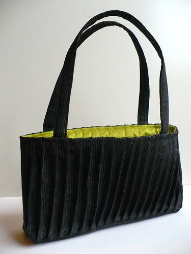 The pleat experiment reincarnated as a bag.