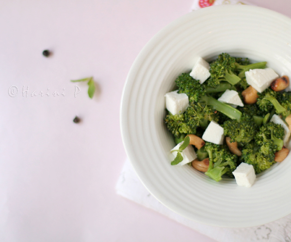 Broccoli and cottage cheese salad