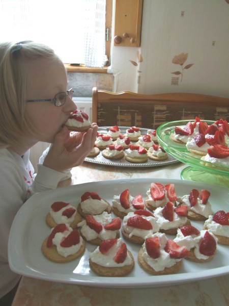 biscuits with strawberries and whipped cream