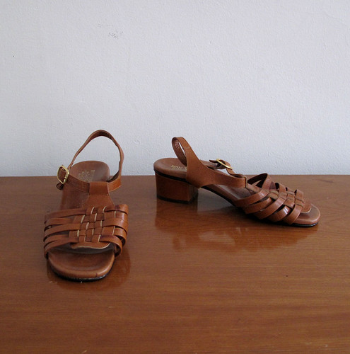 vintage sandals size 7