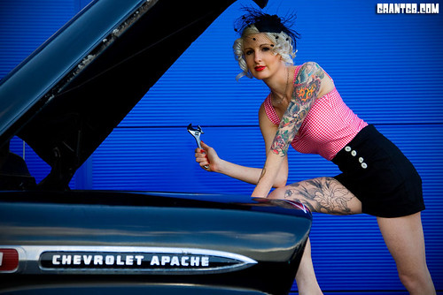 Betty Bones and the 59 Apache - Custom Car 2010 - IMG_2299
