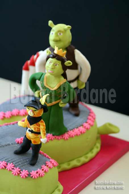 Shrek Cake 1