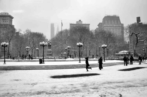 Snow: Union Square.