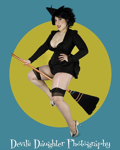 Classic Pin-up Witch