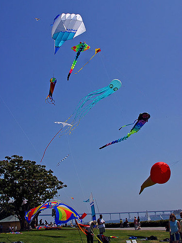 450px-Kitesflying