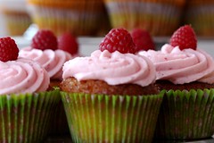 hmm, some sort of raspberry cupcakes