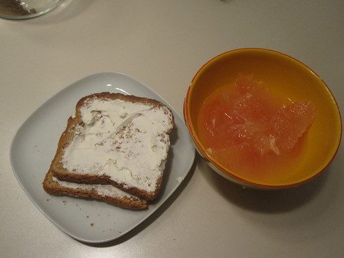 Toasts with cream cheese, grapefruit
