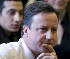 David Cameron verdient minder dan acht HR-managers bij de rijksoverheid