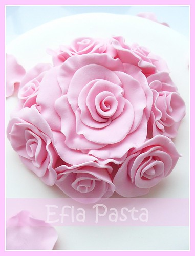 pink roses cake