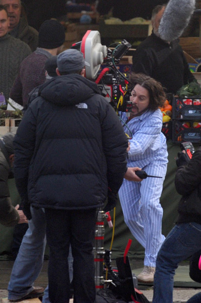 Johnny Depp filmando en pijamas 