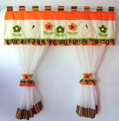 Cortina Flores (Arte & Flor) Tags: flores cortina artesanato patchwork decorao cozinha fuxicos
