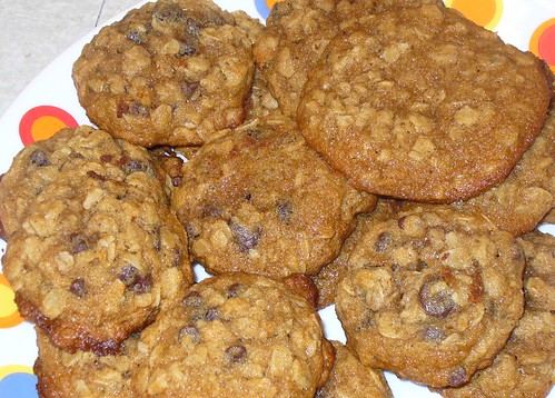 chocolate chip oatmeal cookies