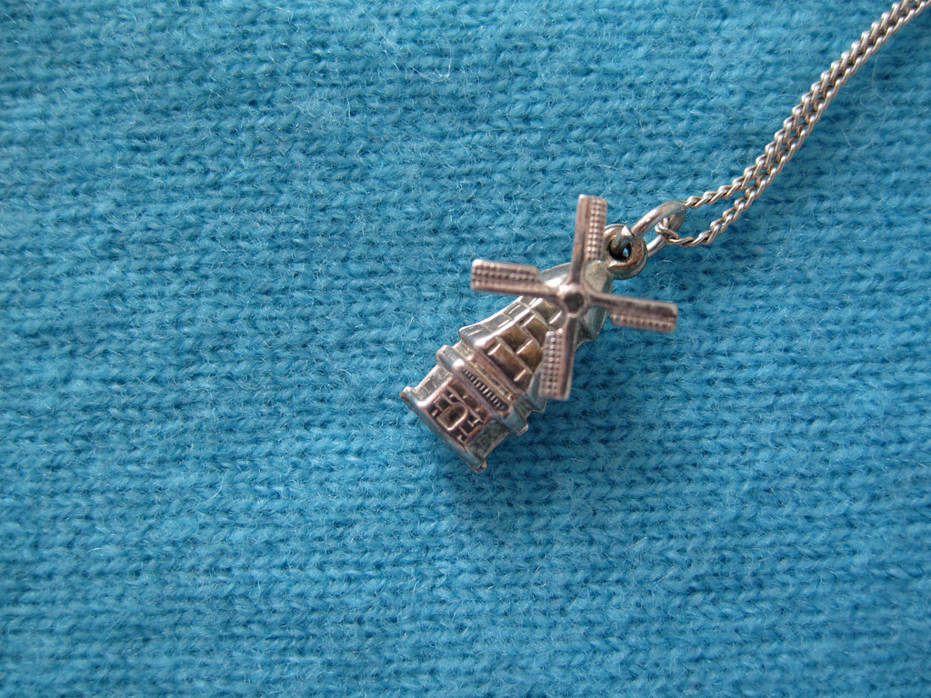 thrifted: windmill necklace