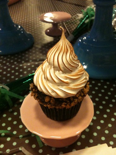 S'mores cupcake at our Trophy Cupcakes meetup!
