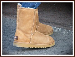 Young girl spotted - candid - wearing sexy ugg...