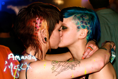 Punk girls kissing at Schpongle