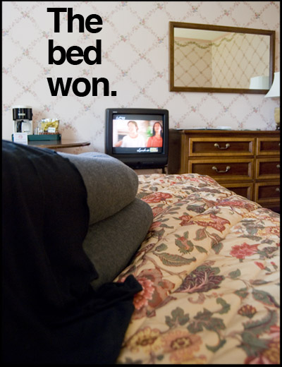 hotel-room-bed-iambossy