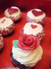 Valentine cupcakes - single red rose & glitter...