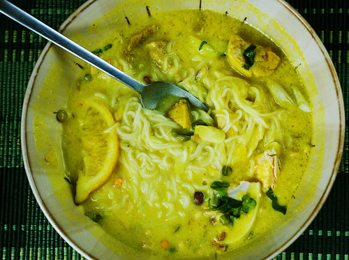 Burmese Chicken and Noodle soup 2/2
