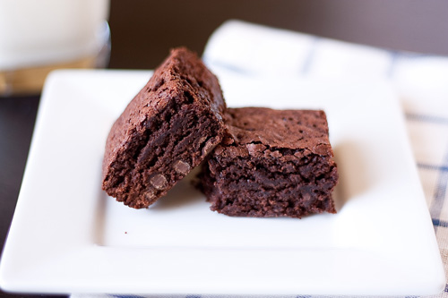 No one has to know these brownies are WHOLE GRAIN! Recipe from @handleheat