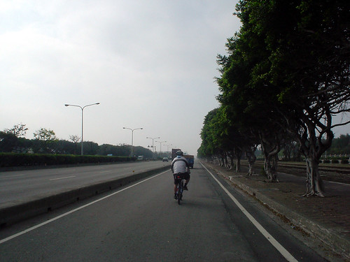 07.台17線在台中港區分為快慢車道