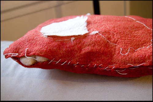 pillow-back-stitching