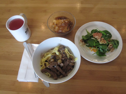 Stroganof beef with noodles, salad, lemonade, poudding chômeur