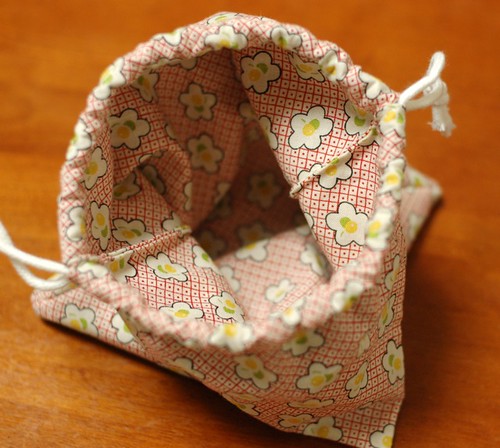 mairuru: How to make an Origami drawstring bag