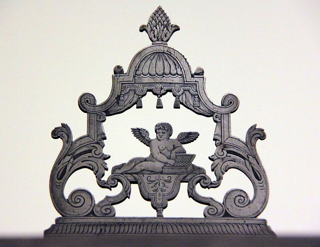 Ornament on the top of weaving machine