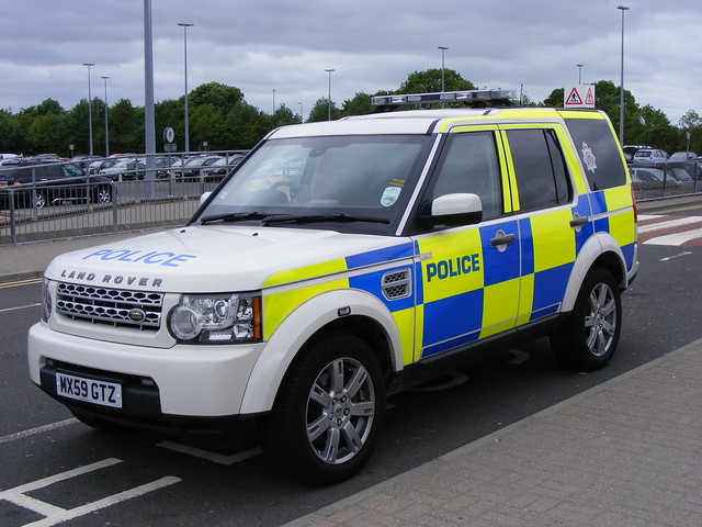 police landrover discovery newcastleairport northumbriapolice discovery4 mx59gtz