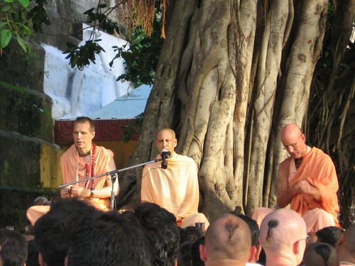 Jagannath Puri Ratha Yatra 2006 por ISKCON desire tree.
