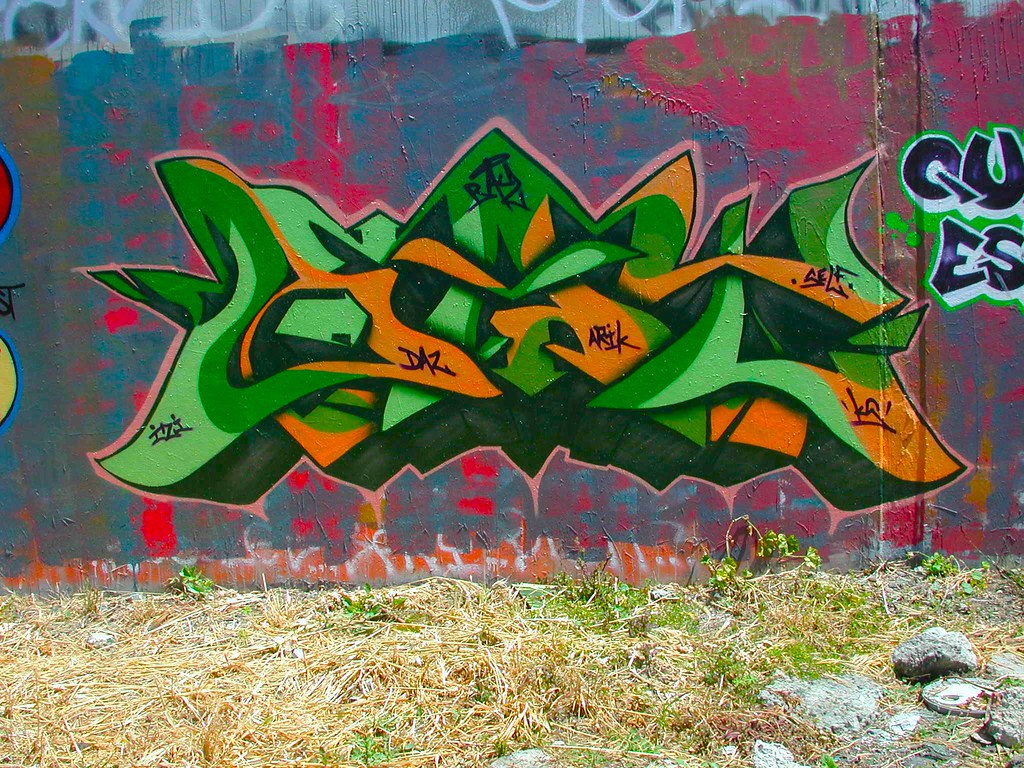 BAY, KS, Oakland, Graffiti, the yard