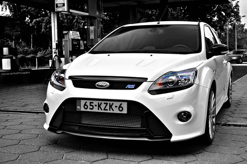 White Ford Focus Rs 2009. Ford Focus RS 2009