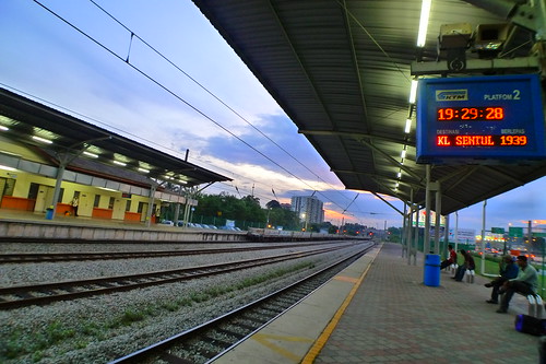 Batu Tiga train station 4