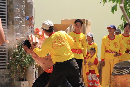 Smashing bricks on head, Dragon Dance HCMC