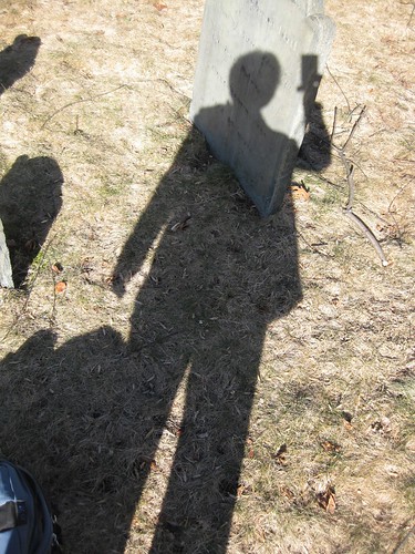 me & Frida, in the graveyard