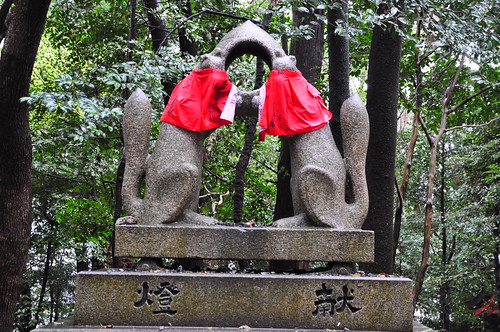 Two Kitsune (Foxes) Connected to Eachother, Fushimi Inari-taisha by brycewgarner