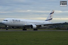 4X-EAJ - 25208 - EL AL Israel Airlines - Boeing 767-330ER - Luton - 101022 - Steven Gray - IMG_4020