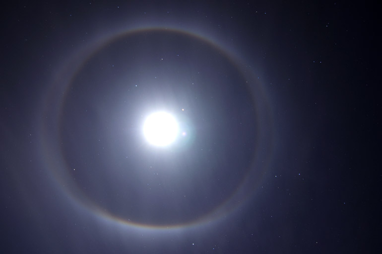 web_moonhalo_cold_0003_2420