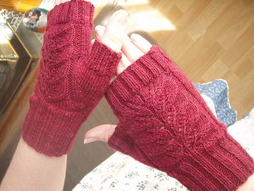 Lacy Knitted Mittens