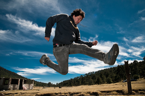 フリー写真素材|人物|男性|跳ぶ・ジャンプ|