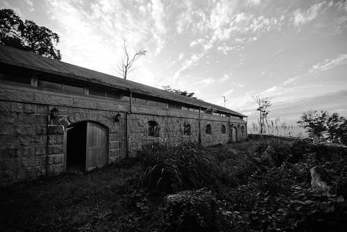 Mitakayama fort, barracks