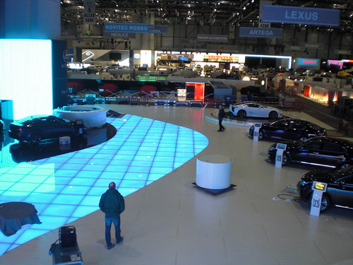 La construction du stand Lexus au salon de Genève 2010 ! 4397247475_8847be1d93.jpg