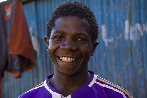  フリー画像| 人物写真| 男性ポートレイト| 外国人男性| 黒人| 笑顔/スマイル| ケニア人|     フリー素材| 